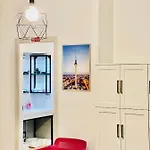 Smart-apartment Station-free Parking דירה *