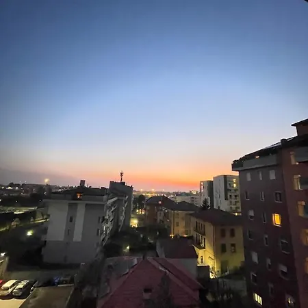 Smart-station-central-apartment-with-air-conditioning Free Parking Bergamo