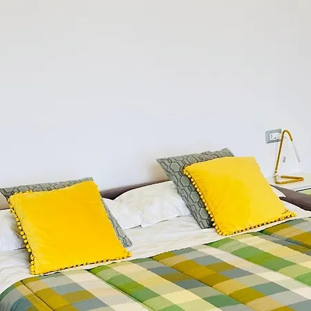 Smart-apartment-central-station-with-air-conditioning Free Parking Appartamento
