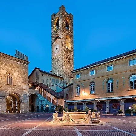 Smart-apartment Station-free Parking Апартаменти