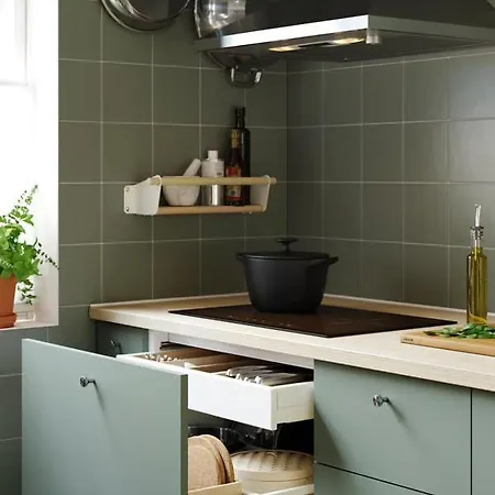 Smart-station-central-apartment-with-air-conditioning Free Parking Apartment