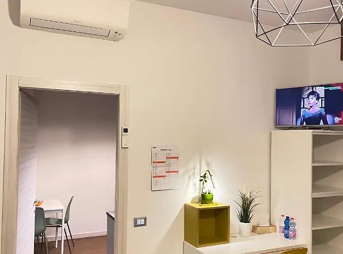 Апартаменти Smart-apartment Station-free Parking *