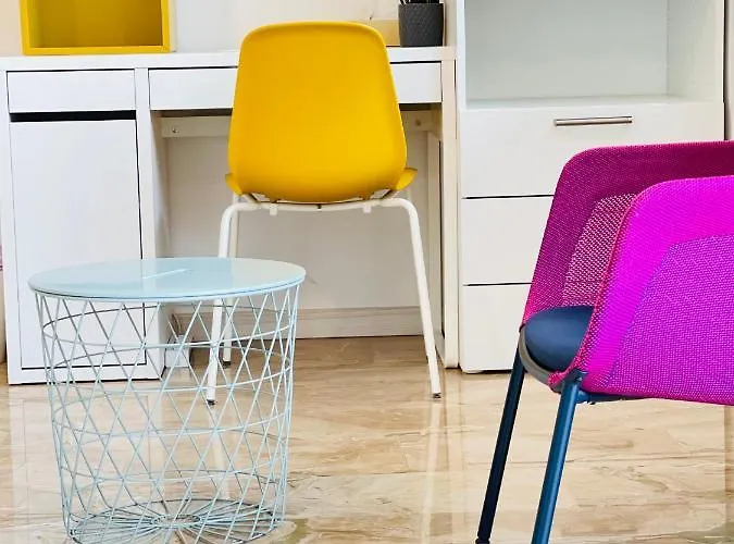 Апартаменти Smart-apartment Station-free Parking