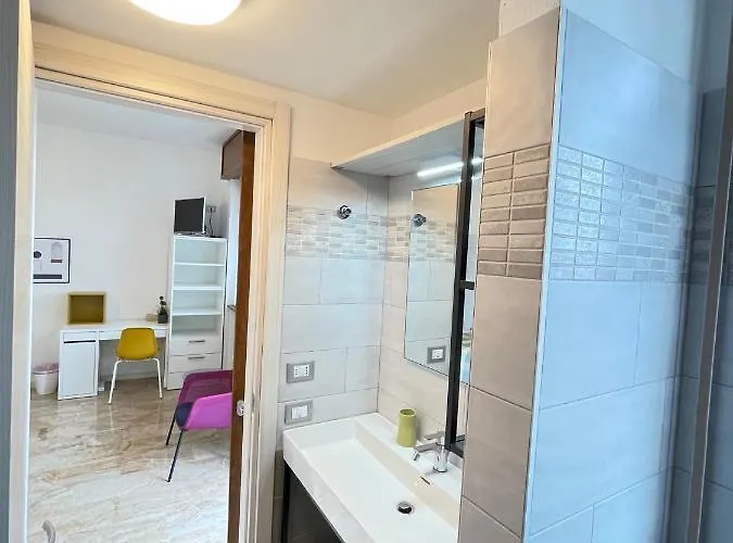 Апартаменти Smart-apartment Station-free Parking *